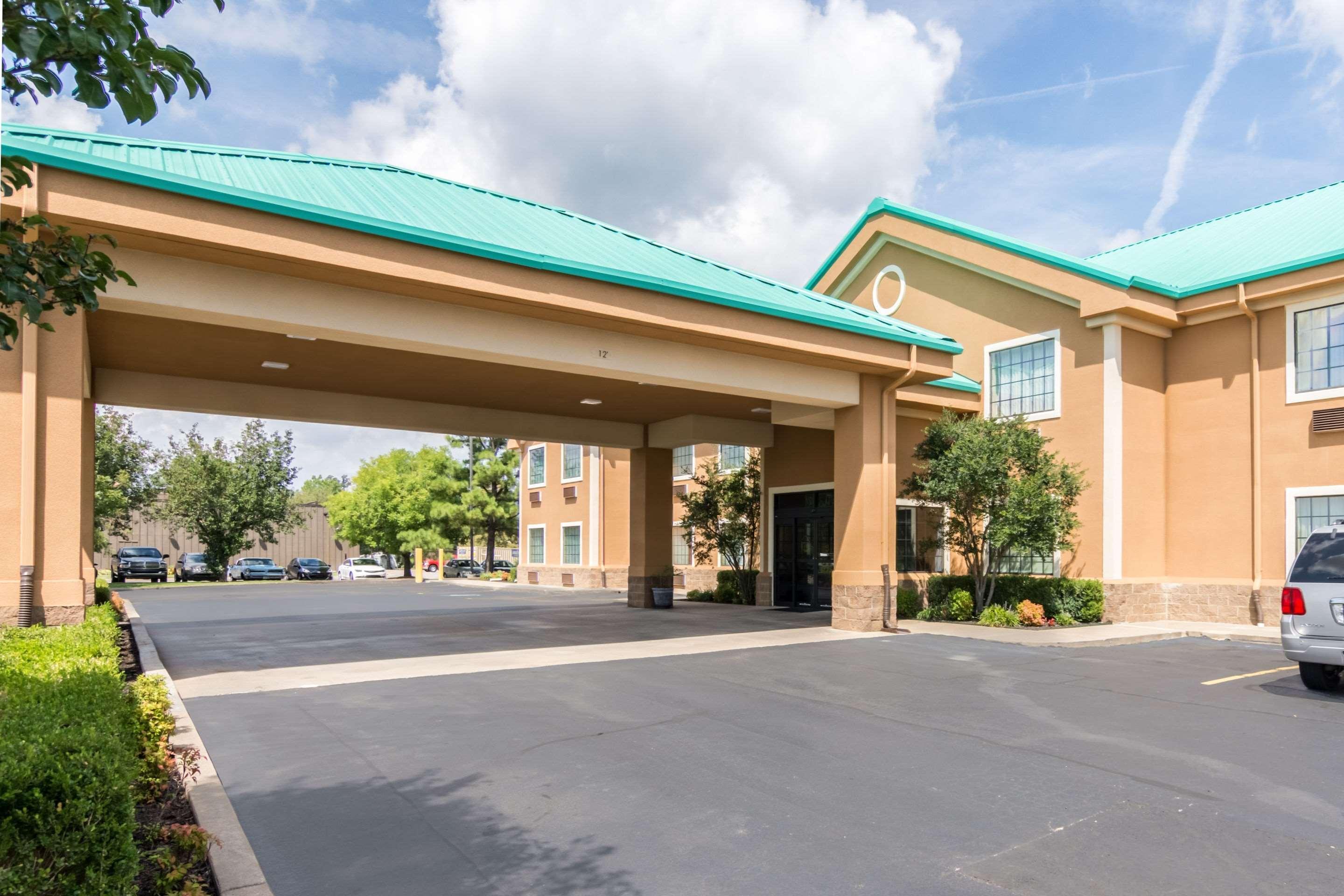 Quality Inn & Suites Of Alma - Northeast From Fort Smith Exterior photo