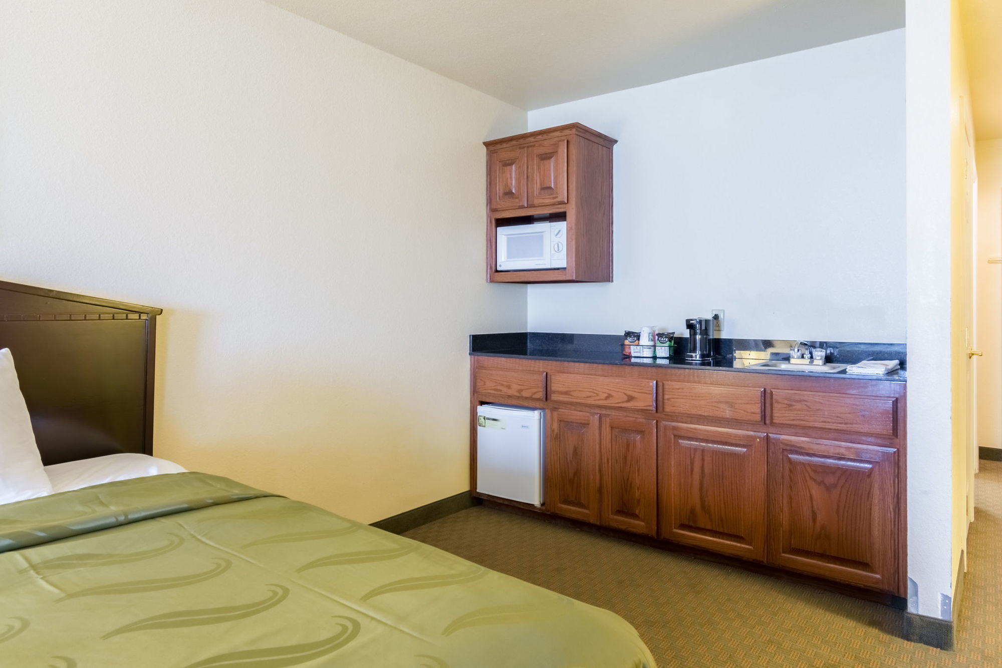 Quality Inn & Suites Of Alma - Northeast From Fort Smith Room photo
